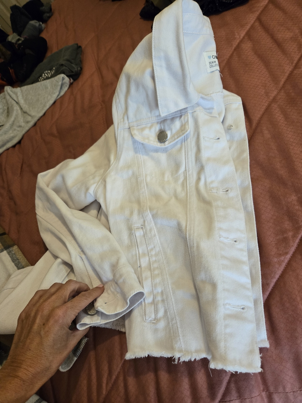 Ci Sono White Button-Front Lightweight Denim Jacket - Picture 6 of 6